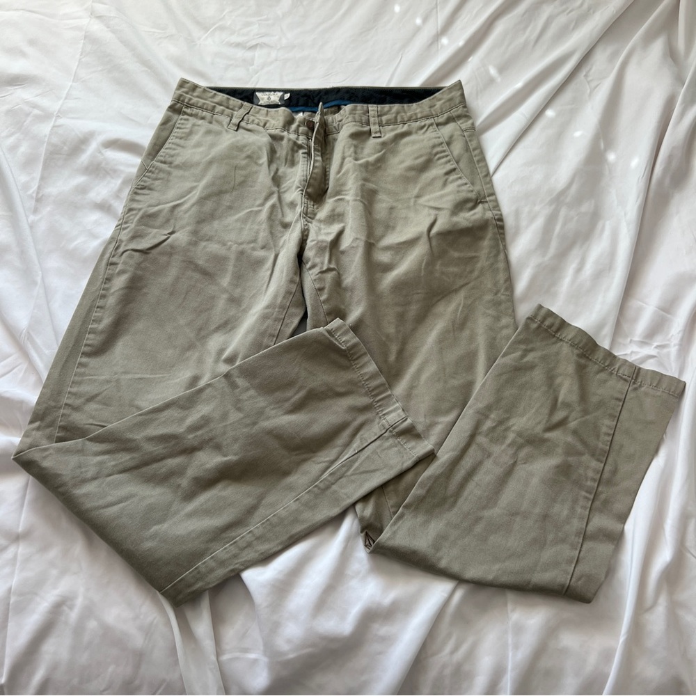 Volcom pants 
Size 33